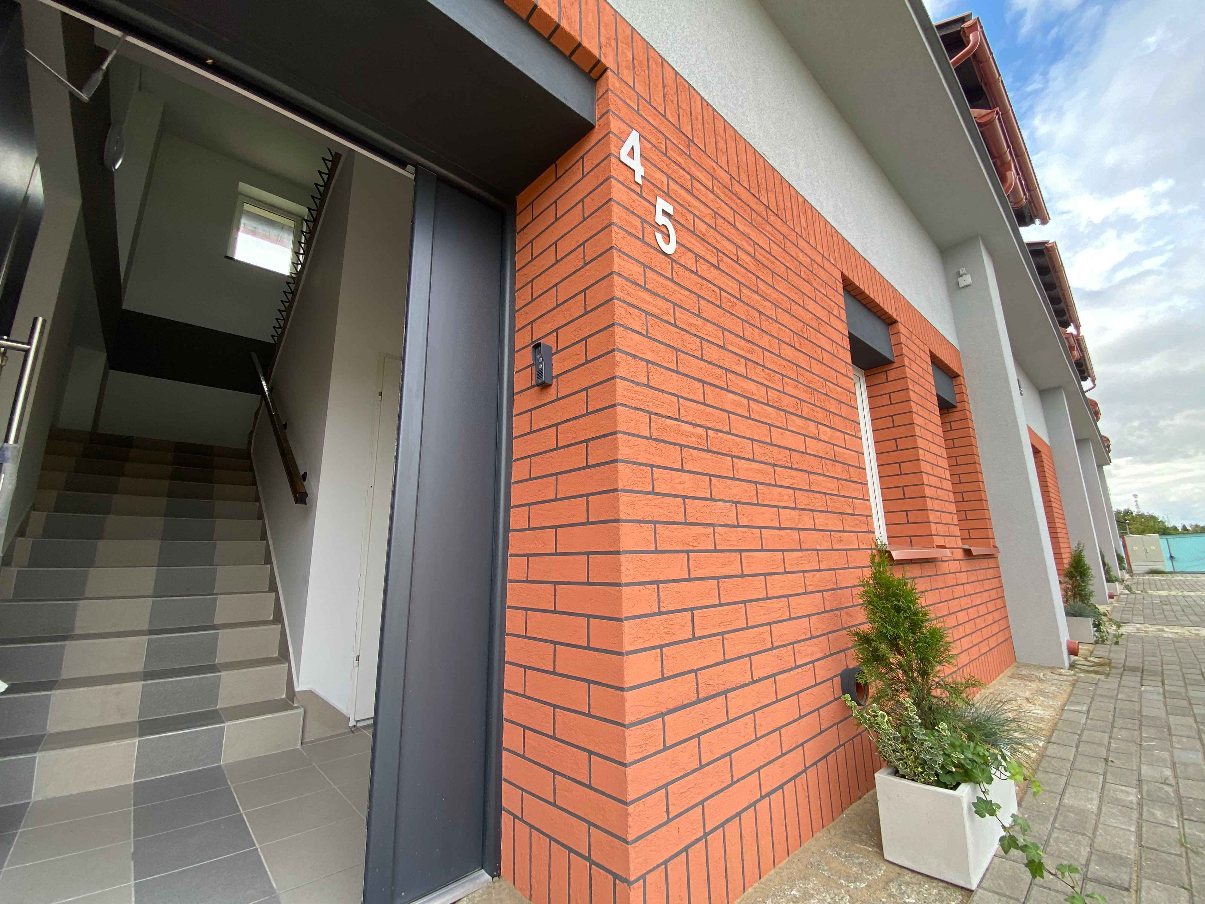 Wejście do budynku m4 i m5